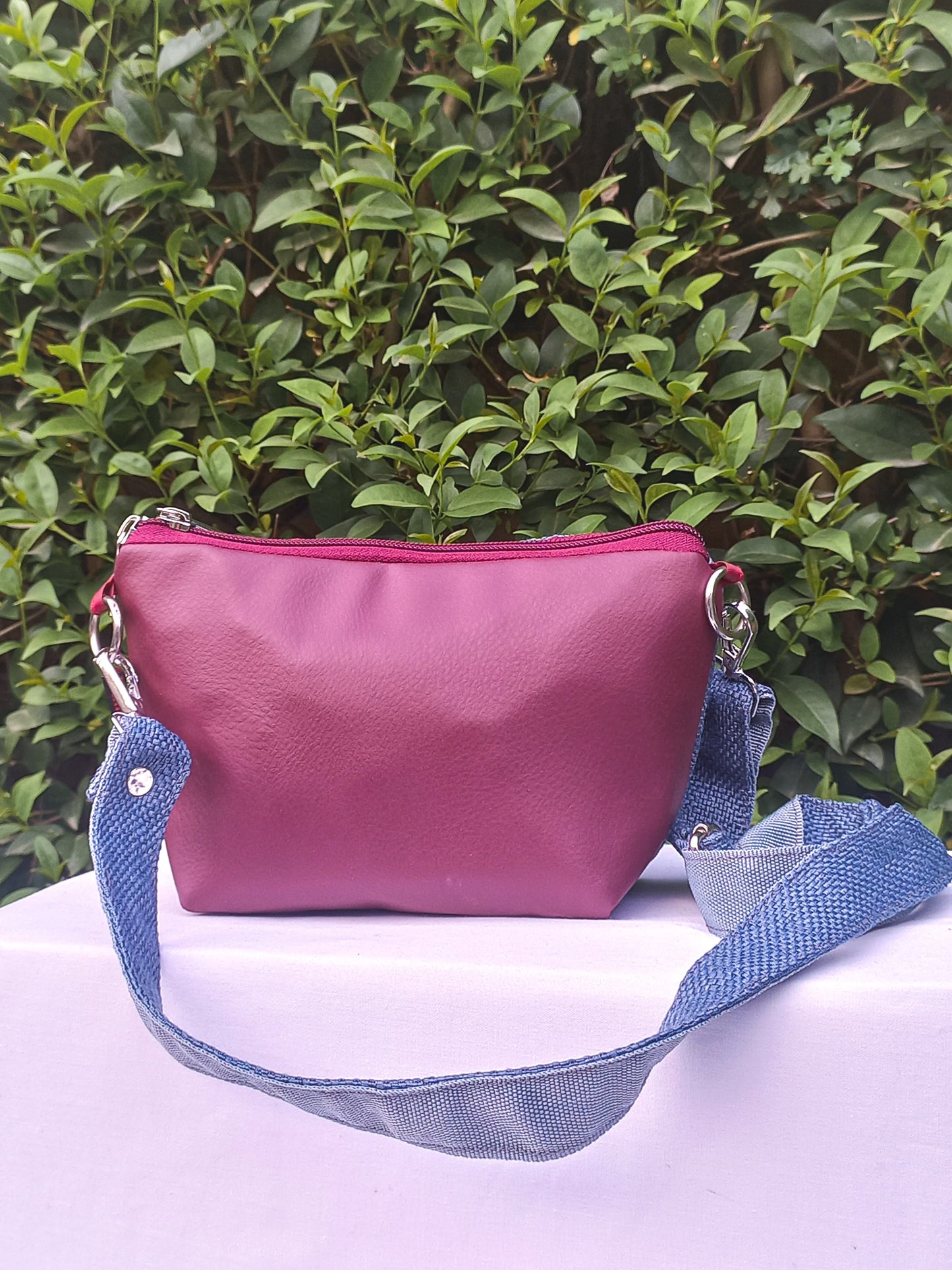 (261) Side Strap Bag Red Faux Leather