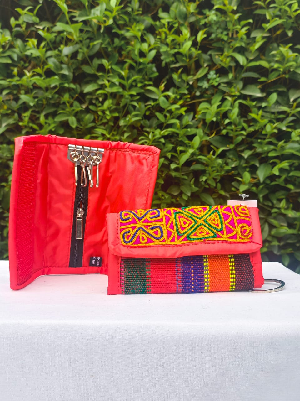 (32) Key Holder Red-Multicolour